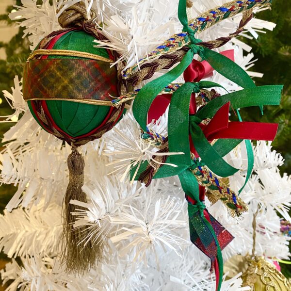Trim Queen ornament Party kit